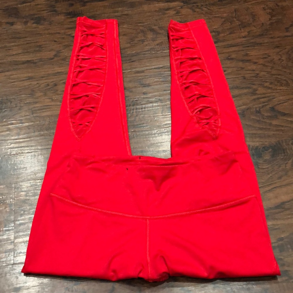 Red Victoria Sport knockout tights